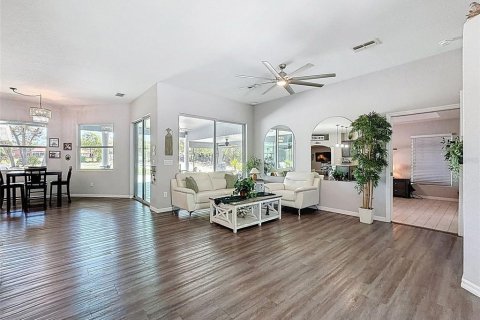 House in Spring Hill, Florida 4 bedrooms, 264.77 sq.m. № 2093051 - photo 15