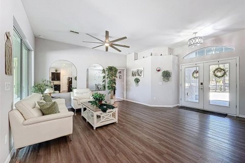 House in Spring Hill, Florida 4 bedrooms, 264.77 sq.m. № 2093051 - photo 11