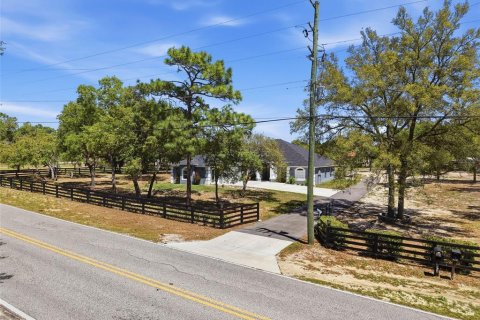 House in Spring Hill, Florida 4 bedrooms, 264.77 sq.m. № 2093051 - photo 4