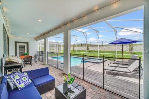 House in Davenport, Florida 7 bedrooms, 357.02 sq.m. № 2218103 - photo 19