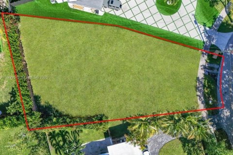 Land in North Miami, Florida № 1990188 - photo 1