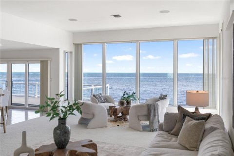 House in Holmes Beach, Florida 4 bedrooms, 425.12 sq.m. № 1885966 - photo 22