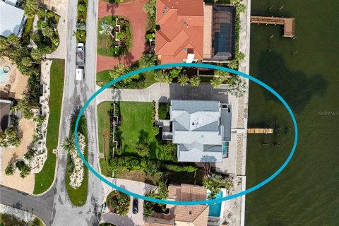House in Holmes Beach, Florida 4 bedrooms, 425.12 sq.m. № 1885966 - photo 5