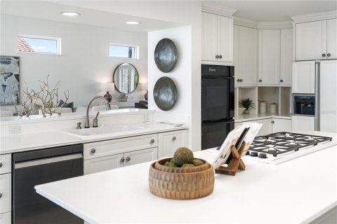 House in Holmes Beach, Florida 4 bedrooms, 425.12 sq.m. № 1885966 - photo 24