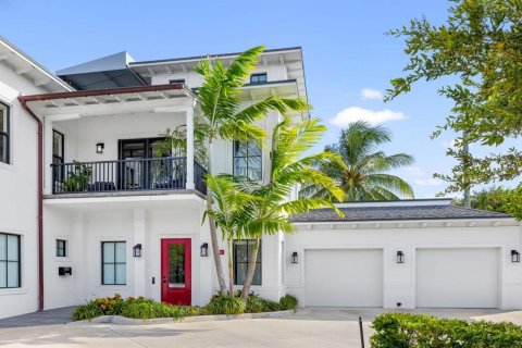 House in Delray Beach, Florida 5 bedrooms, 742.38 sq.m. № 2169522 - photo 1