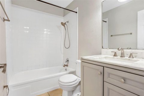 Condo in Winter Park, Florida, 1 bedroom  № 1601891 - photo 15