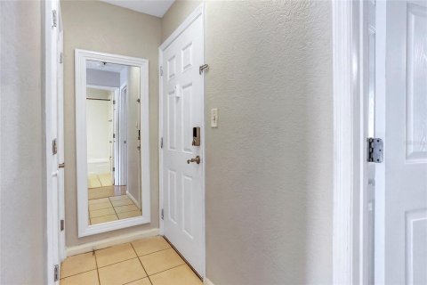 Condo in Winter Park, Florida, 1 bedroom  № 1601891 - photo 11