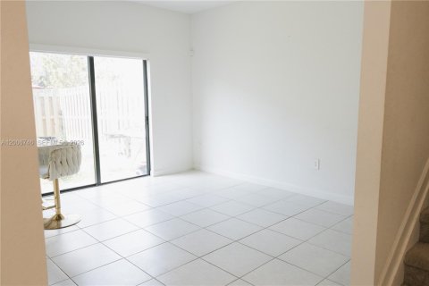 Touwnhouse à vendre à Homestead, Floride: 3 chambres, 123.65 m2 № 2170751 - photo 9
