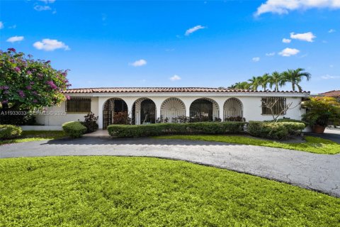 Villa ou maison à vendre à Miami, Floride: 4 chambres, 220.74 m2 № 1994787 - photo 24