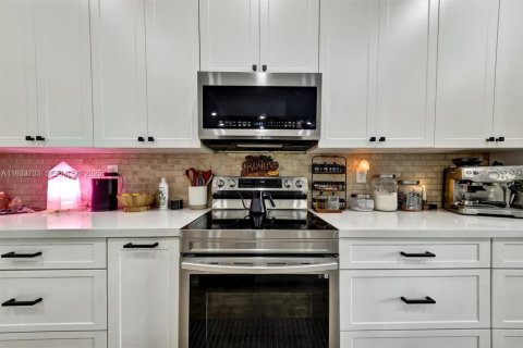 Купить виллу или дом в Корал-Спрингс, Флорида 3 спальни, 206.06м2, № 1992056 - фото 11