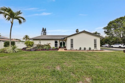 Купить виллу или дом в Корал-Спрингс, Флорида 3 спальни, 206.06м2, № 1992056 - фото 2