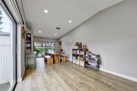 Купить виллу или дом в Корал-Спрингс, Флорида 3 спальни, 206.06м2, № 1992056 - фото 19