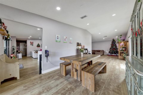 Купить виллу или дом в Корал-Спрингс, Флорида 3 спальни, 206.06м2, № 1992056 - фото 23