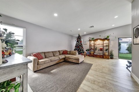 Купить виллу или дом в Корал-Спрингс, Флорида 3 спальни, 206.06м2, № 1992056 - фото 16