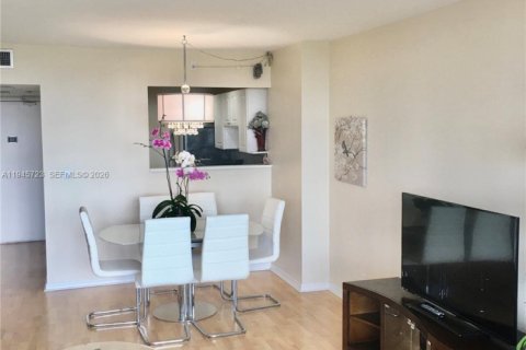 Condo in Aventura, Florida, 1 bedroom  № 2056861 - photo 7