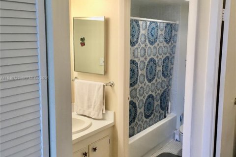 Condo in Aventura, Florida, 1 bedroom  № 2056861 - photo 19