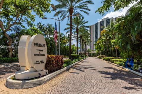 Condo in Aventura, Florida, 1 bedroom  № 2056861 - photo 1