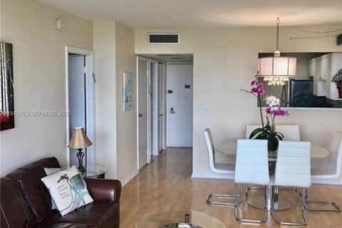 Condo in Aventura, Florida, 1 bedroom  № 2056861 - photo 8
