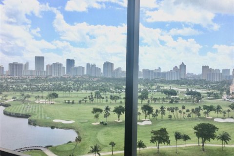 Condo in Aventura, Florida, 1 bedroom  № 2056861 - photo 25