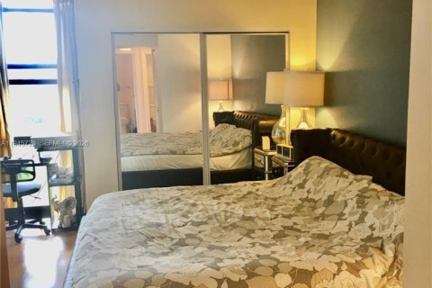 Condo in Aventura, Florida, 1 bedroom  № 2056861 - photo 16