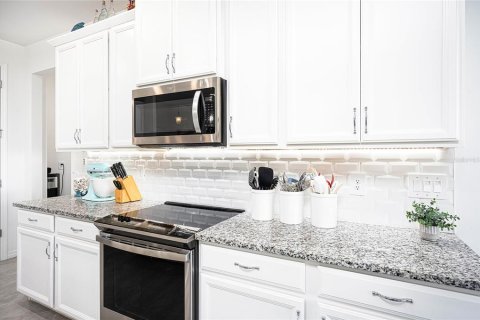 House in Port Charlotte, Florida 4 bedrooms, 224.64 sq.m. № 1507787 - photo 28