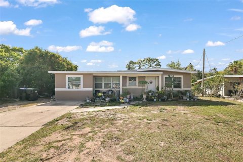 House in Orlando, Florida 3 bedrooms, 110.09 sq.m. № 1680666 - photo 1