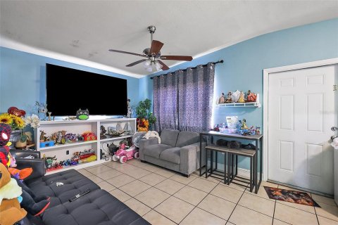 House in Orlando, Florida 3 bedrooms, 110.09 sq.m. № 1680666 - photo 29