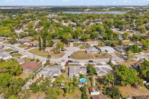 House in Orlando, Florida 3 bedrooms, 110.09 sq.m. № 1680666 - photo 27