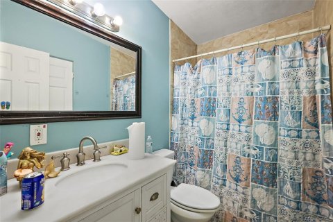 House in Orlando, Florida 3 bedrooms, 110.09 sq.m. № 1680666 - photo 10