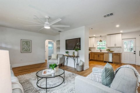 House in Dunedin, Florida 2 bedrooms, 108.32 sq.m. № 1857693 - photo 14