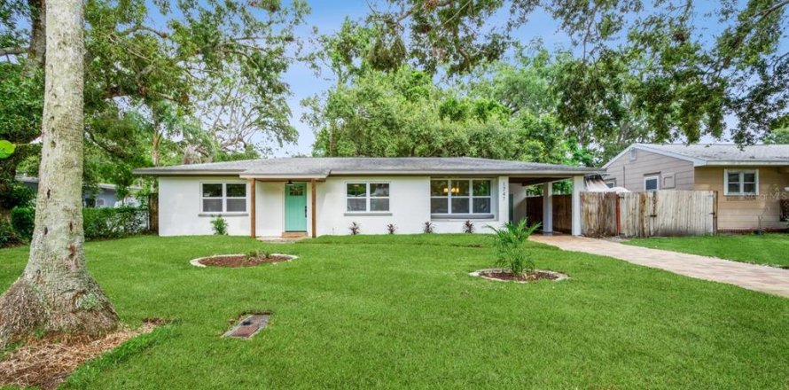 House in Dunedin, Florida 2 bedrooms, 108.32 sq.m. № 1857693
