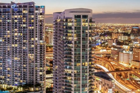 Condo in Miami, Florida, 3 bedrooms  № 1944241 - photo 26