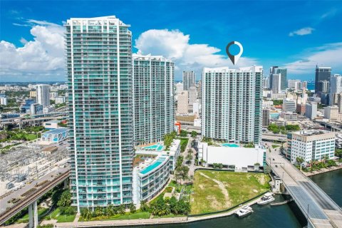 Condo in Miami, Florida, 3 bedrooms  № 1944241 - photo 27