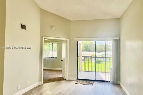 Condominio en alquiler en Plantation, Florida, 1 dormitorio, 77.29 m2 № 1890766 - foto 16