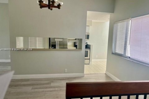 Condominio en alquiler en Plantation, Florida, 1 dormitorio, 77.29 m2 № 1890766 - foto 5