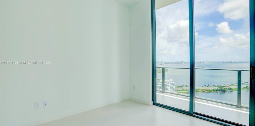 Condominio en Miami, Florida, 1 dormitorio № 1868479