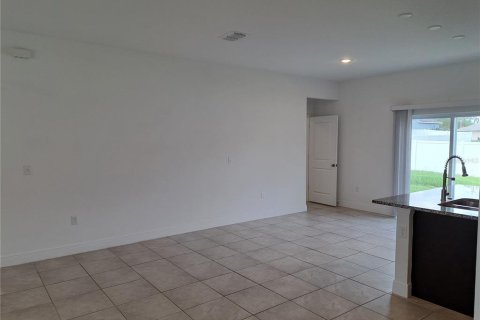 Снять в аренду виллу или дом в Окала, Флорида 4 спальни, 146.6м2, № 1849601 - фото 8