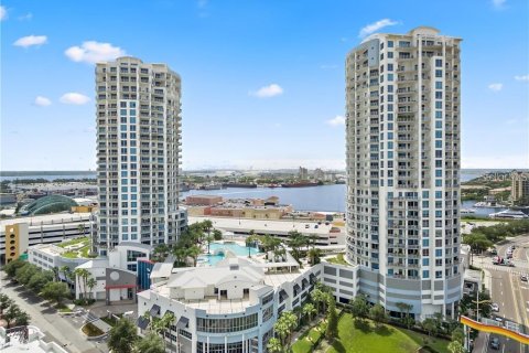 Condo à Tampa, Floride, 3 chambres  № 2166634