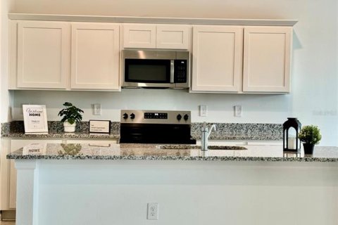 Villa ou maison à louer à Haines City, Floride: 3 chambres, 163.88 m2 № 2334059 - photo 2