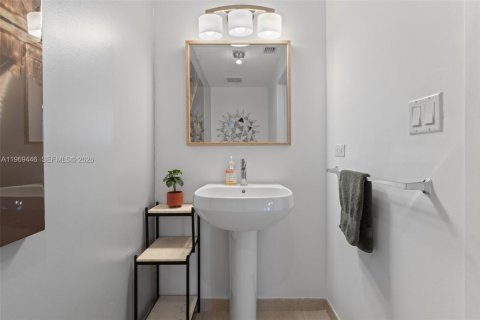Купить кондоминиум в Майами, Флорида 1 спальня, 66.05м2, № 2032042 - фото 10