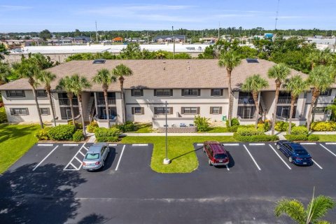 Copropriété à vendre à Port Charlotte, Floride: 1 chambre, 64.01 m2 № 1852732 - photo 1