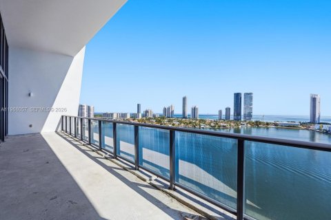 Condominio en venta en Aventura, Florida, 5 dormitorios, 410.35 m2 № 2089699 - foto 10