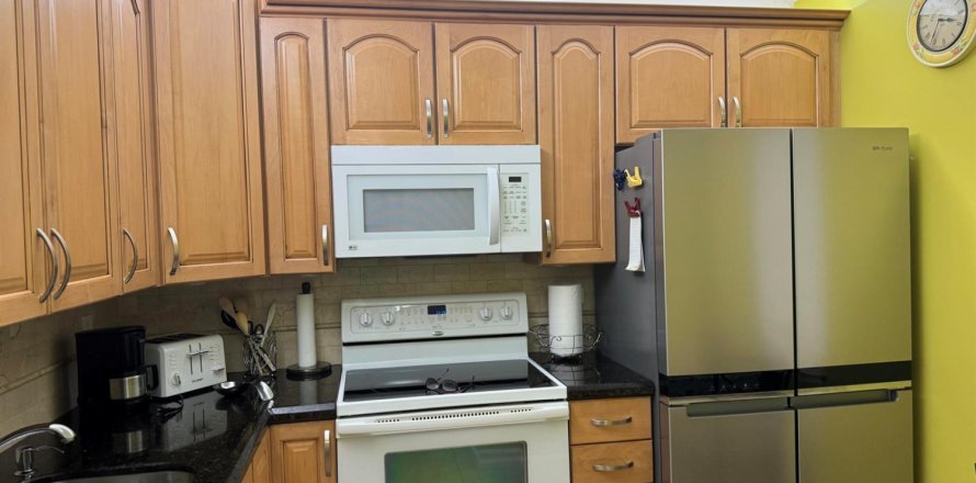 Condo à Lauderdale Lakes, Floride, 2 chambres  № 2431410
