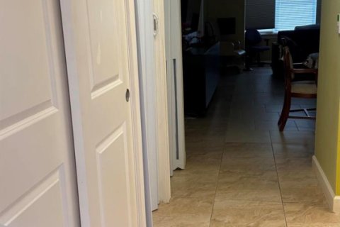 Copropriété à louer à Lauderdale Lakes, Floride: 2 chambres, 80.36 m2 № 2431410 - photo 7
