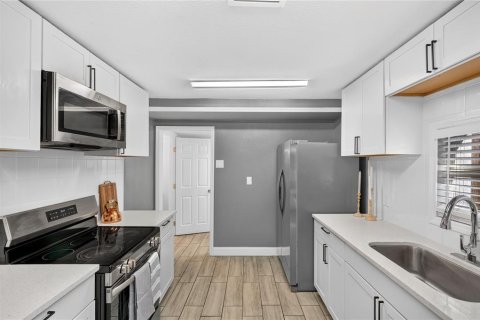 Villa ou maison à vendre à Bradenton, Floride: 3 chambres, 107.77 m2 № 2416786 - photo 6