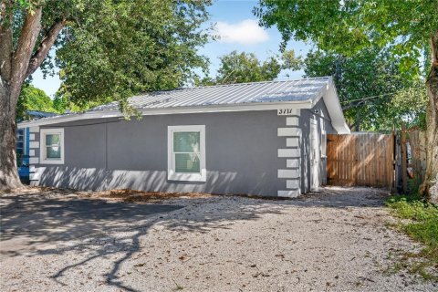Villa ou maison à vendre à Bradenton, Floride: 3 chambres, 107.77 m2 № 2416786 - photo 2