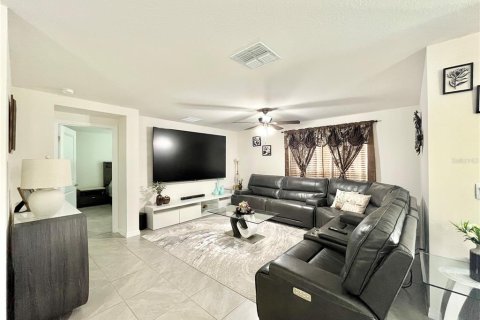 House in Ocala, Florida 4 bedrooms, 169.83 sq.m. № 2393759 - photo 9