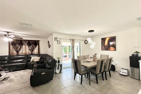 House in Ocala, Florida 4 bedrooms, 169.83 sq.m. № 2393759 - photo 10