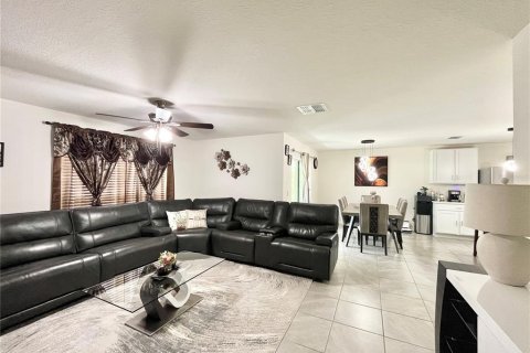 House in Ocala, Florida 4 bedrooms, 169.83 sq.m. № 2393759 - photo 11