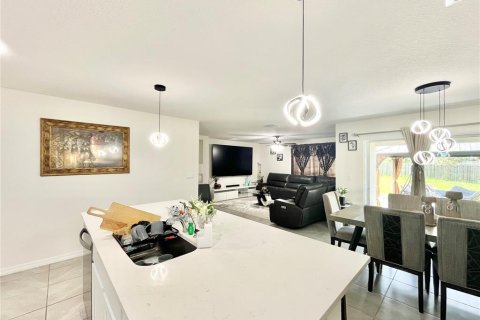 House in Ocala, Florida 4 bedrooms, 169.83 sq.m. № 2393759 - photo 8